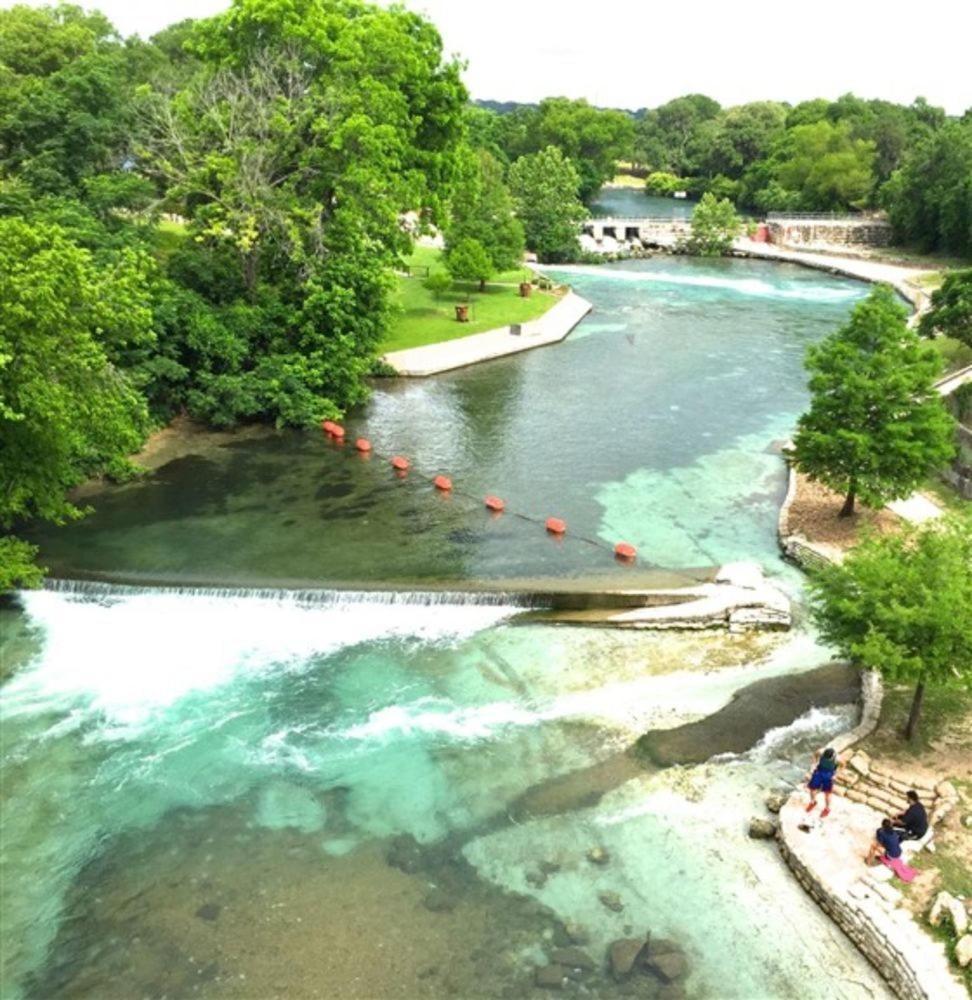 Comal Inn 新布朗费尔斯 外观 照片
