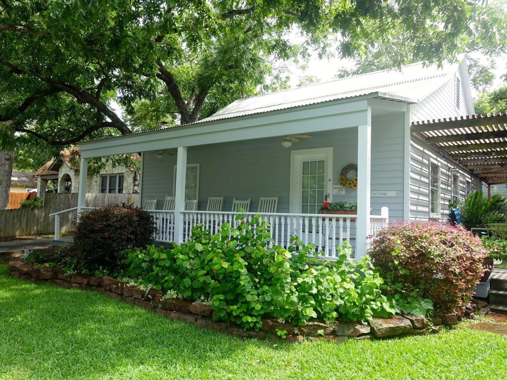 Comal Inn 新布朗费尔斯 外观 照片