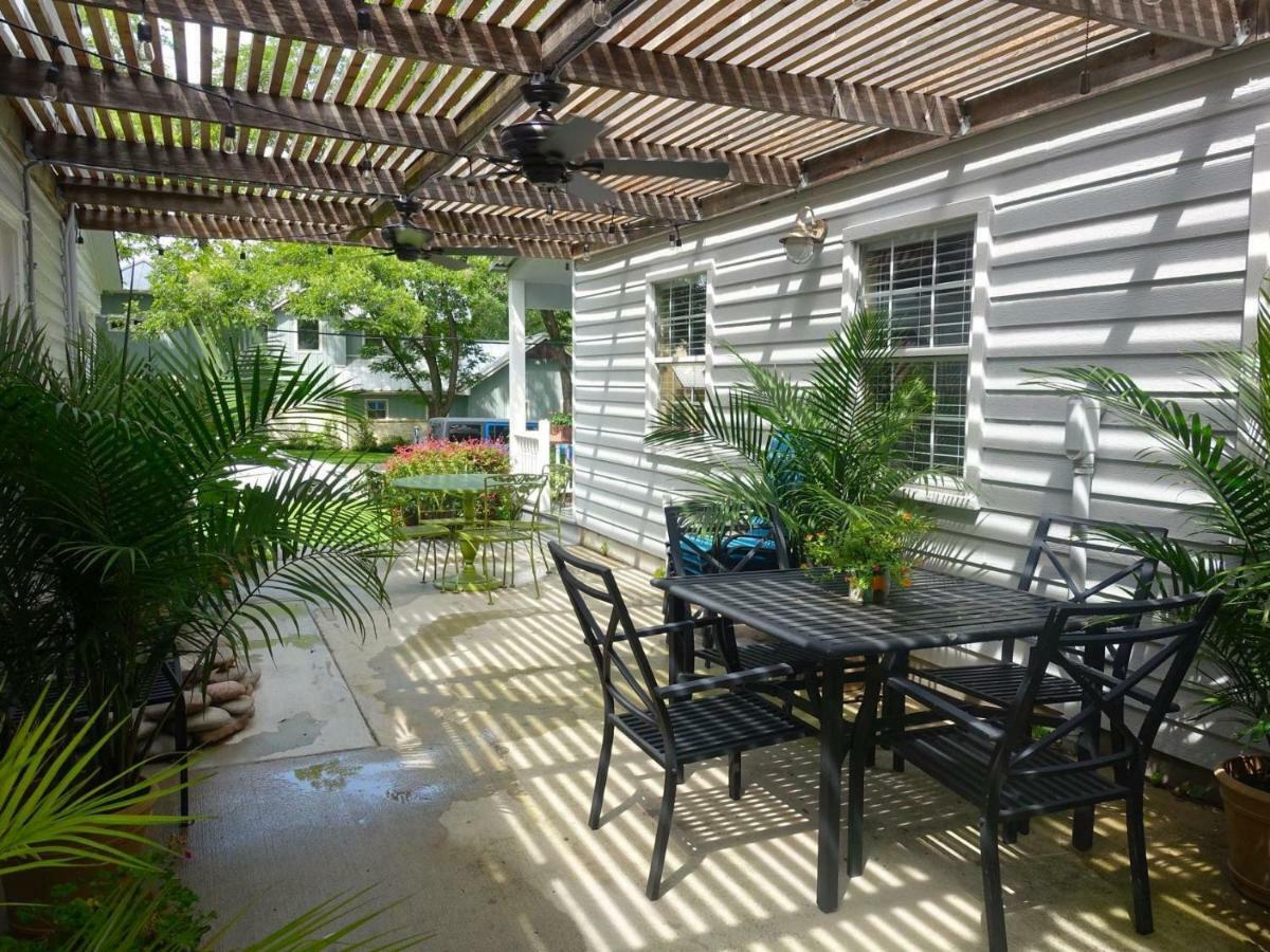 Comal Inn 新布朗费尔斯 外观 照片